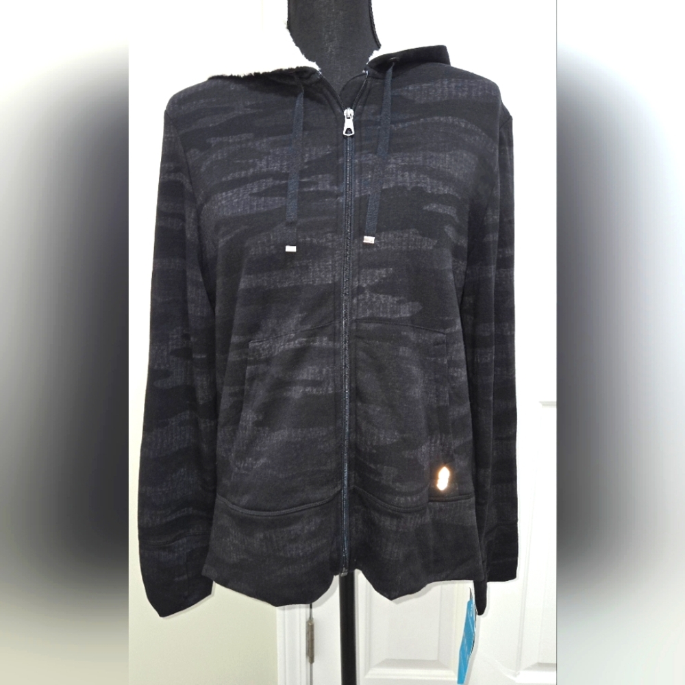 NWT Free Counyry Women's Black Camo Zip-Up Luxe Fleece Hoodie with Thumbholes